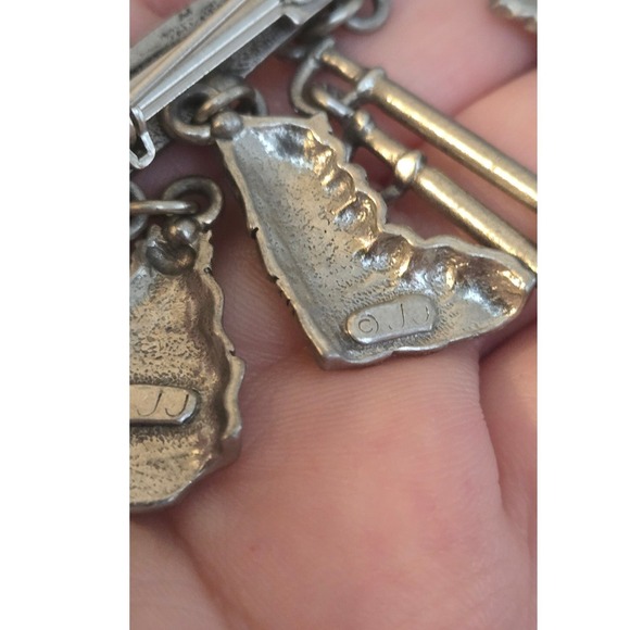 JJ Pewter Skiing Charm Brooch w/ Matching Earrings Vintage - Picture 7 of 8